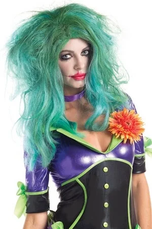 Wavy wig with a 180 - density for a full and thick appearanceFunny Lady Villain Wig