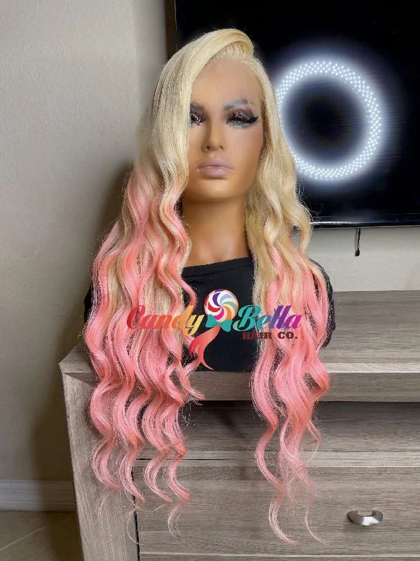 Colored wig with a curly texture for a bold and stylish choiceNicky