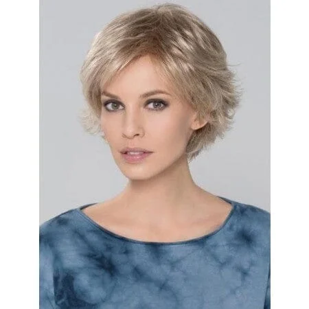 Long - length wig with a wavy texture for a beachy and romantic lookDate Mono by Ellen Wille