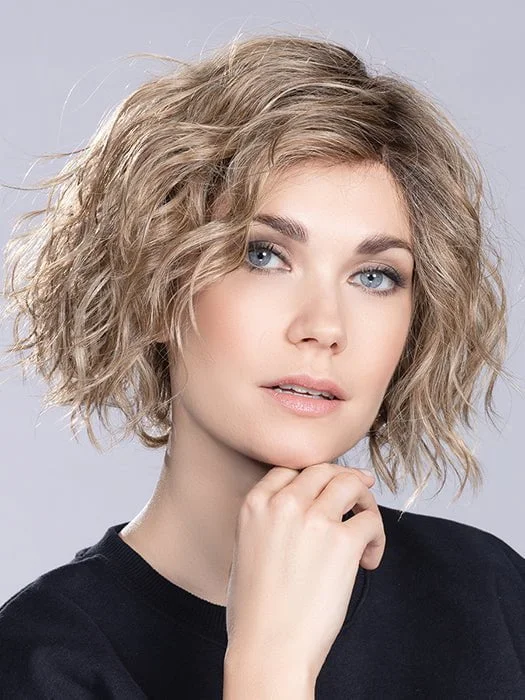 Bob wig with a monofilament cap for a breathable feelScala | Synthetic Lace Front Wig (Mono Part)