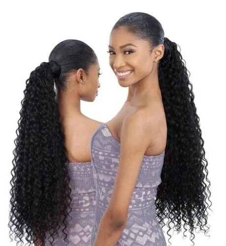 High - volume ponytails for a bold and glamorous appearanceShake N Go Organique PONY PRO Pony Tail SUPER CURL 32"