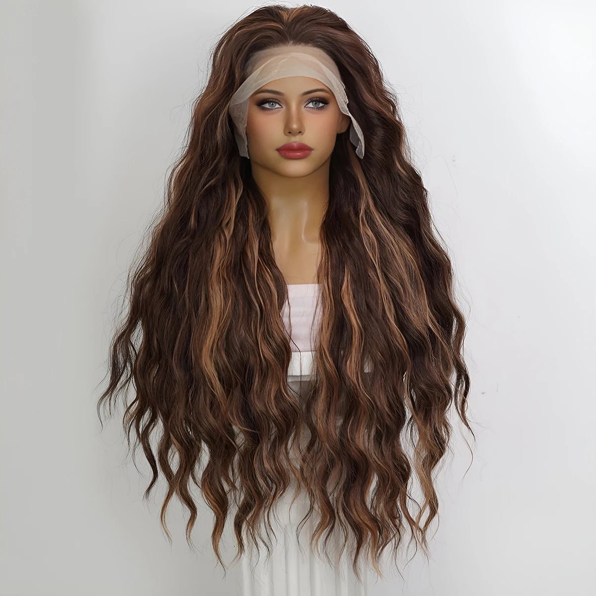 Wavy wig with a 180 - density for a full and thick appearanceReddish Brown Gradient Lace Front Wig