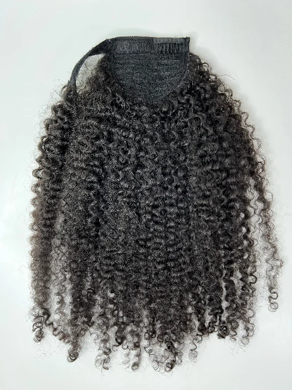 Lace - front curly wig for a seamless hairlineELITE KINKY CURLY PONYTAIL