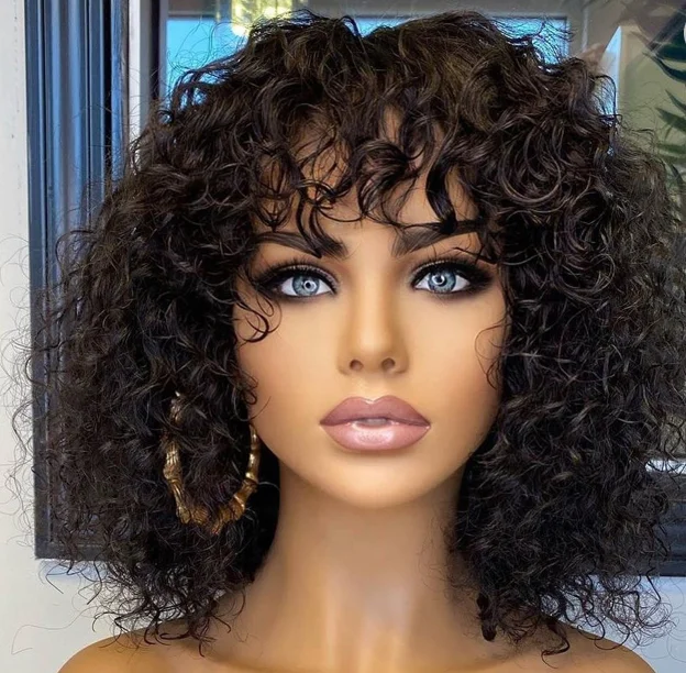 Glueless wig with a curly texture for a bold and stylish choiceLoose Curly Waves